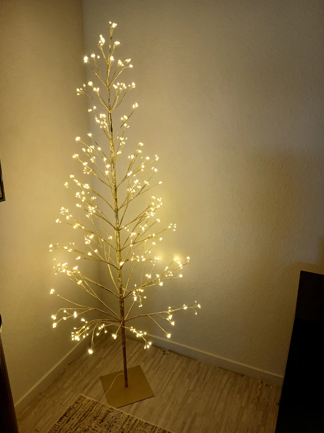 Holiday Time 6ft LED Starburst Tree