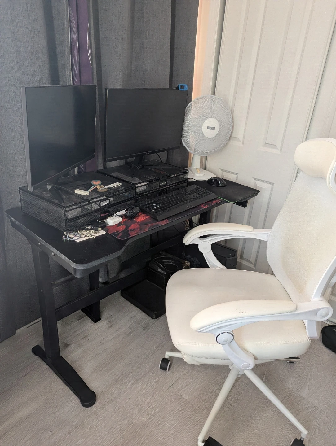 Gaming Desk - photo 5