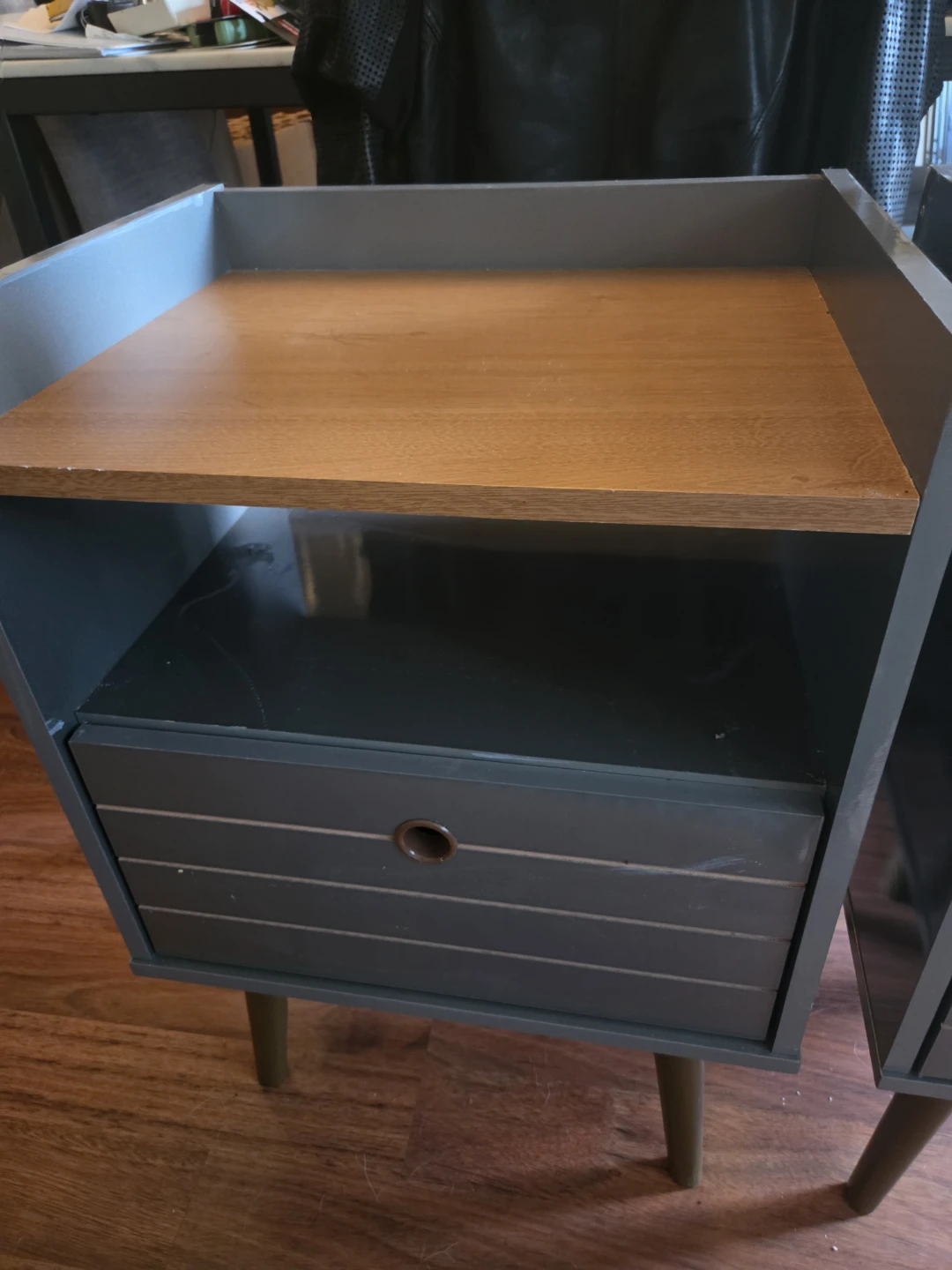 Set of Two Mid-Century Modern Nightstands - photo 2