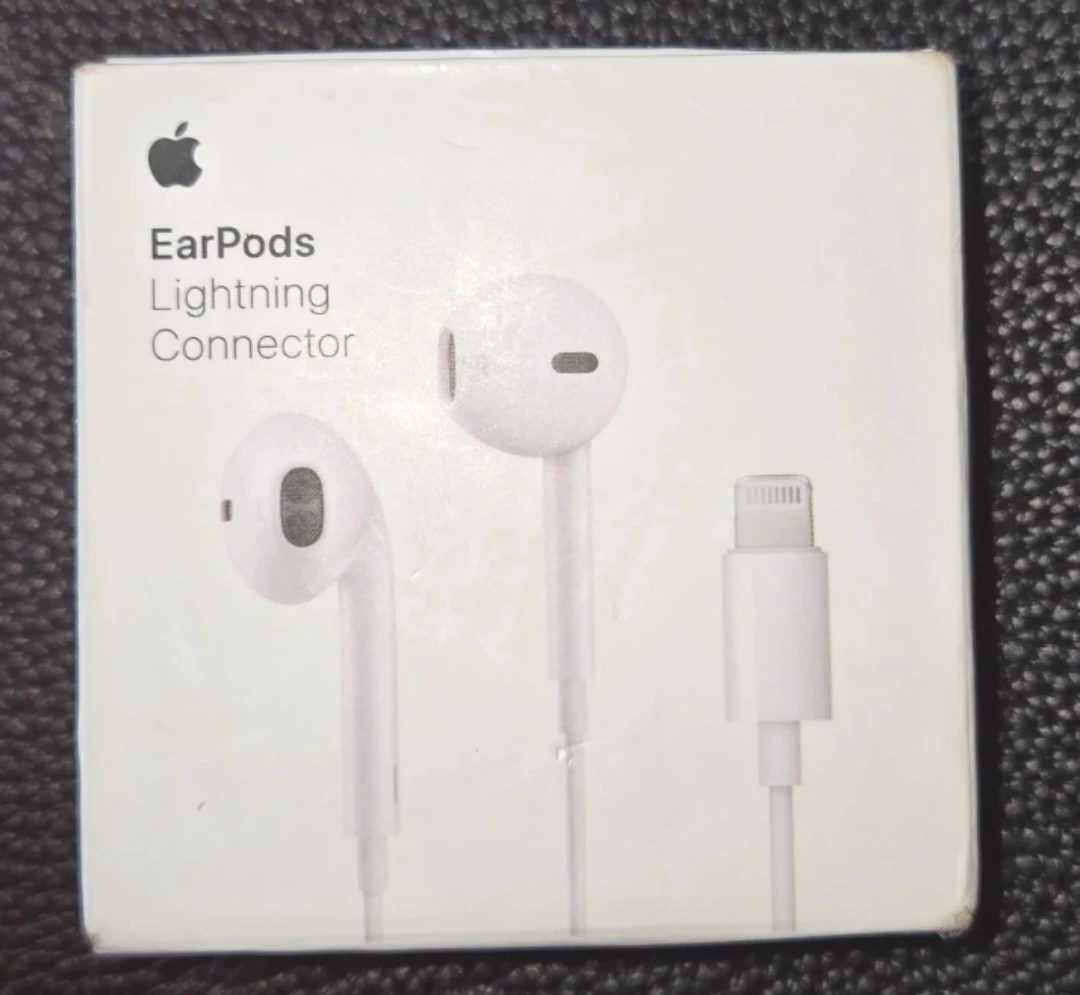 Apple EarPods with Lightning Connector