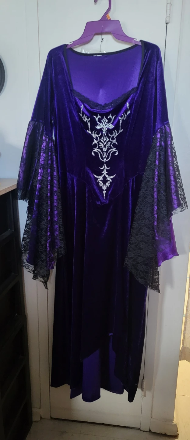 Vampire Costume with Collar