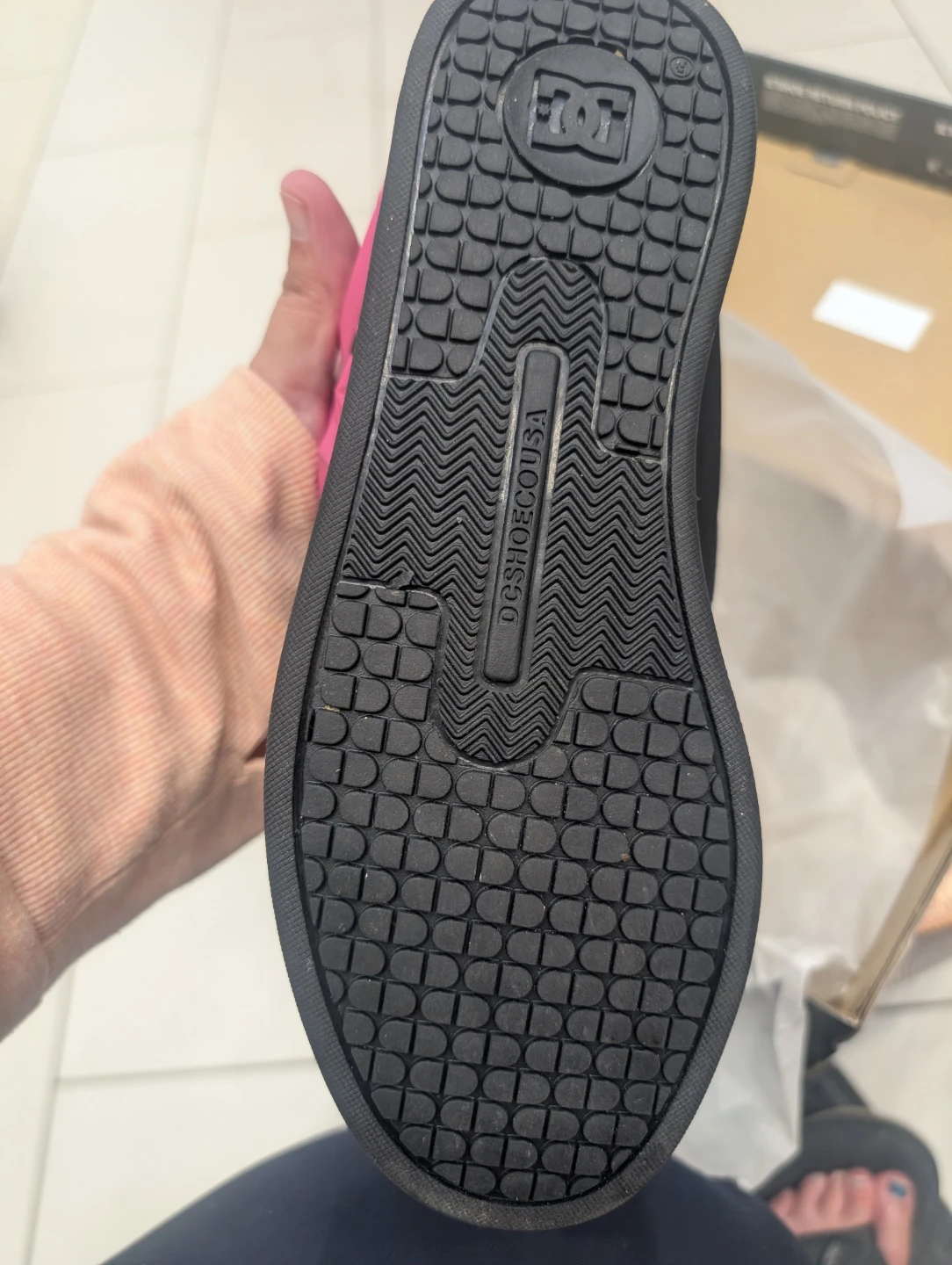 DC Shoes Black and Pink Sneakers - photo 2
