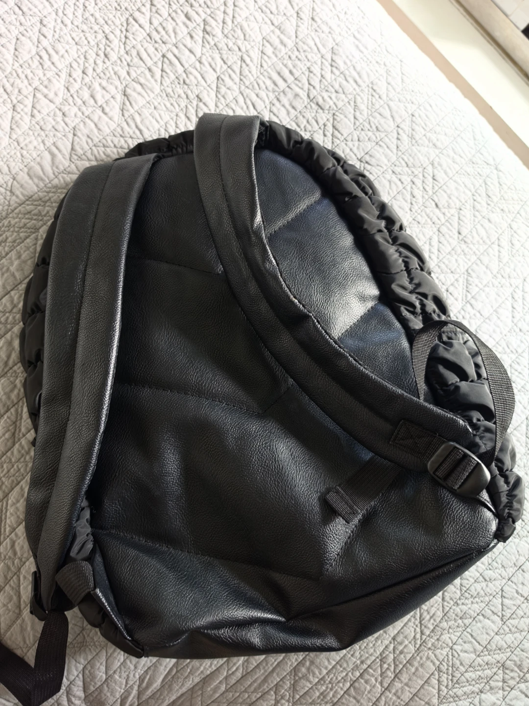 Jessica Simpson Quilted Black Backpack - photo 5