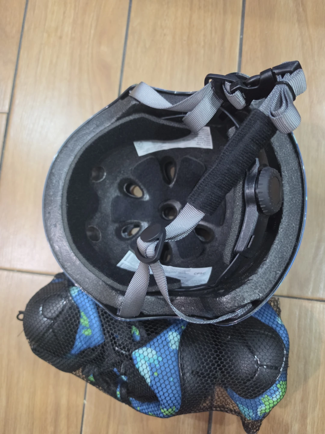 Kids Dinosaur Helmet and Protective Pad Set - photo 2