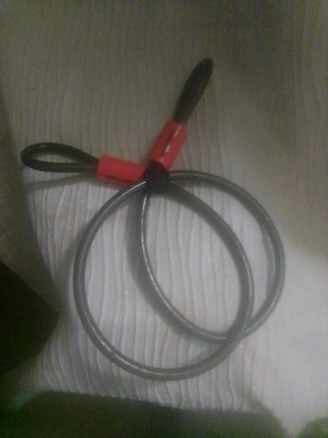 🏈 Master Lock Looped Cable