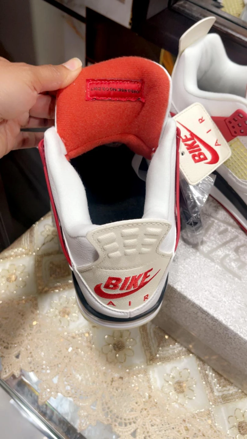 Nike Jordan 4 Retro Sneakers - photo 4