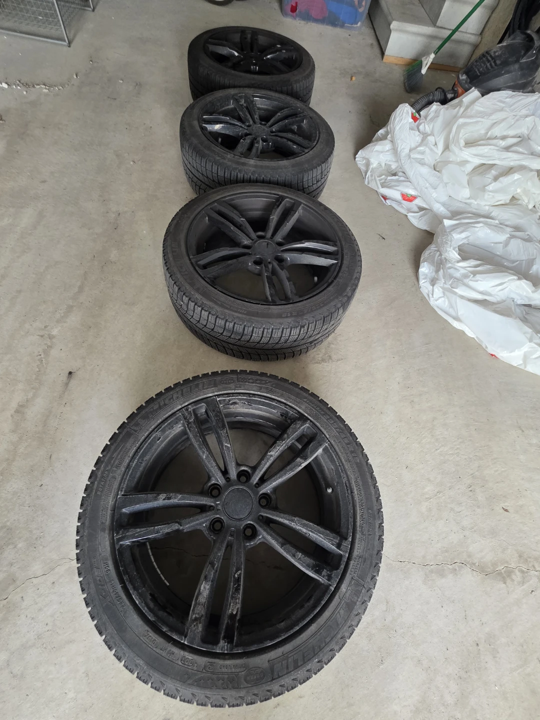 4 Michelin winter tires with black rims / purchased for BMW X1 - photo 4