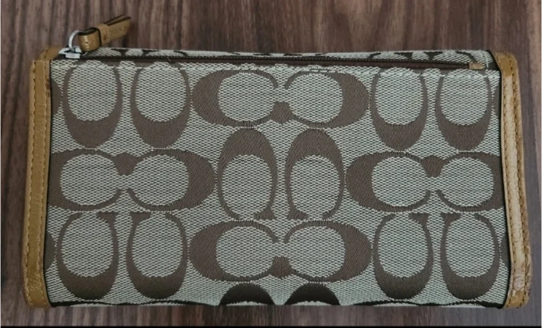 🏈 Brand New Coach Signature Buckle Long Wallet (NWT) - photo 2