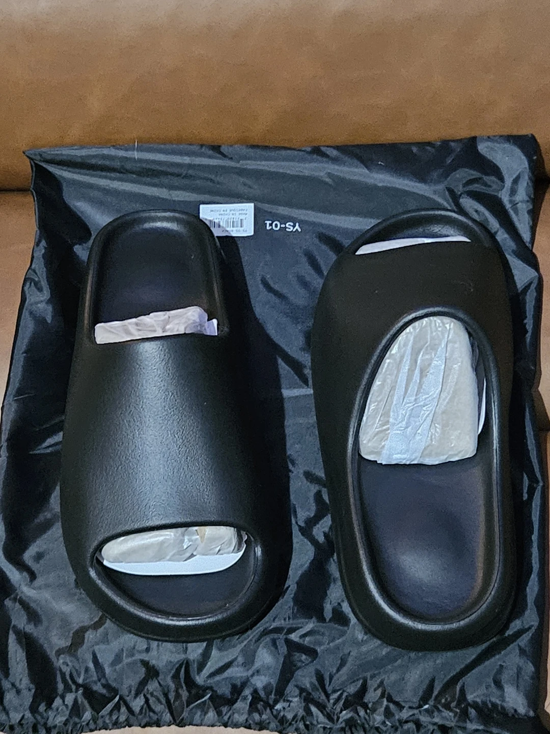 Black YS-01 Slides - photo 4