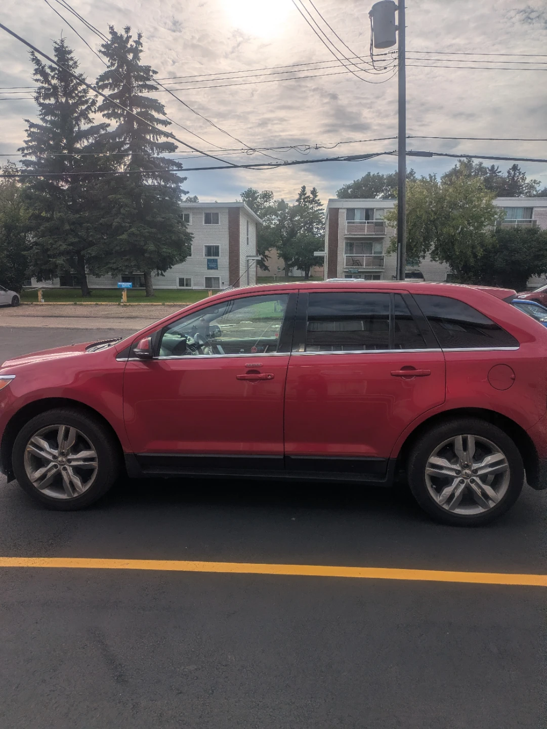 Red Ford Edge SUV 2012