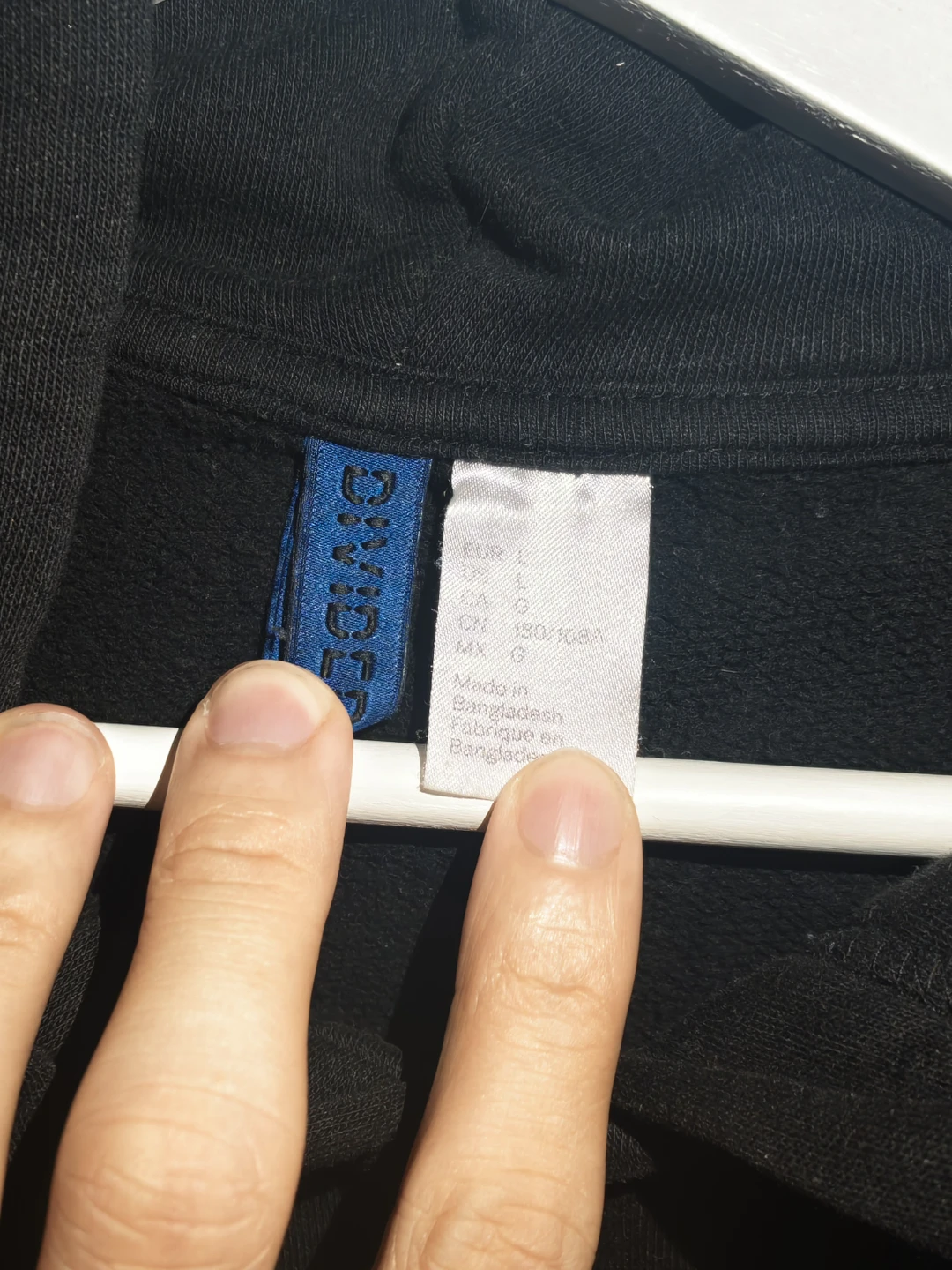 h&m black zip up hoodie with diy patch - photo 2