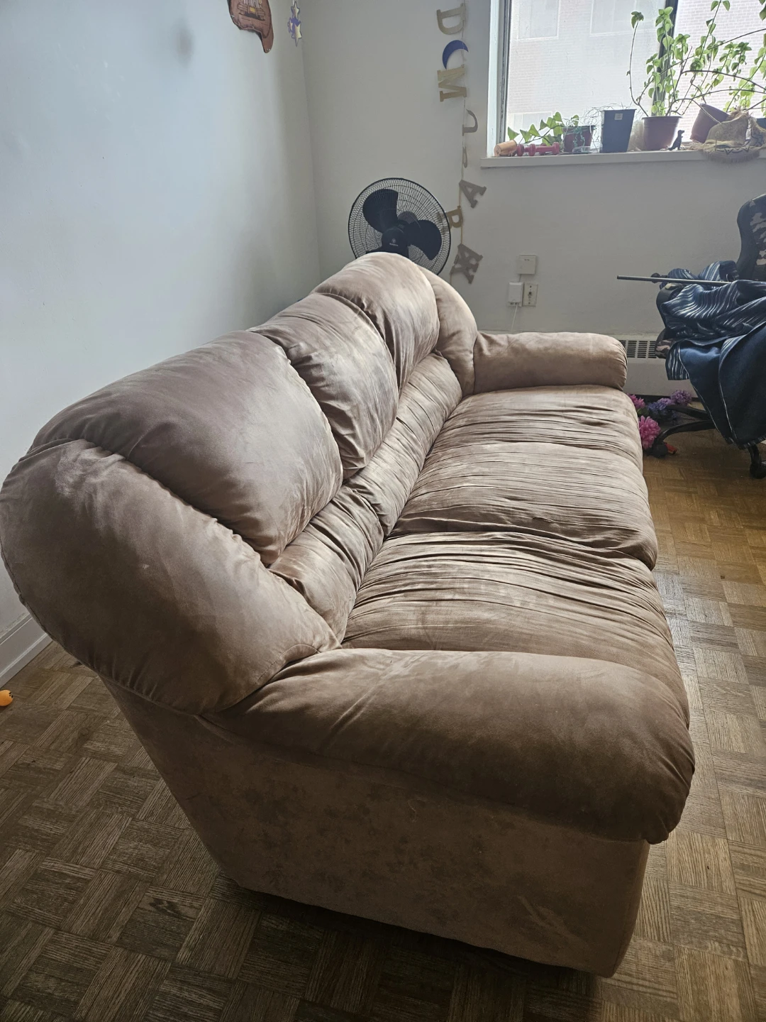 Three-Seater Beige microfiber plush Sofa - photo 3