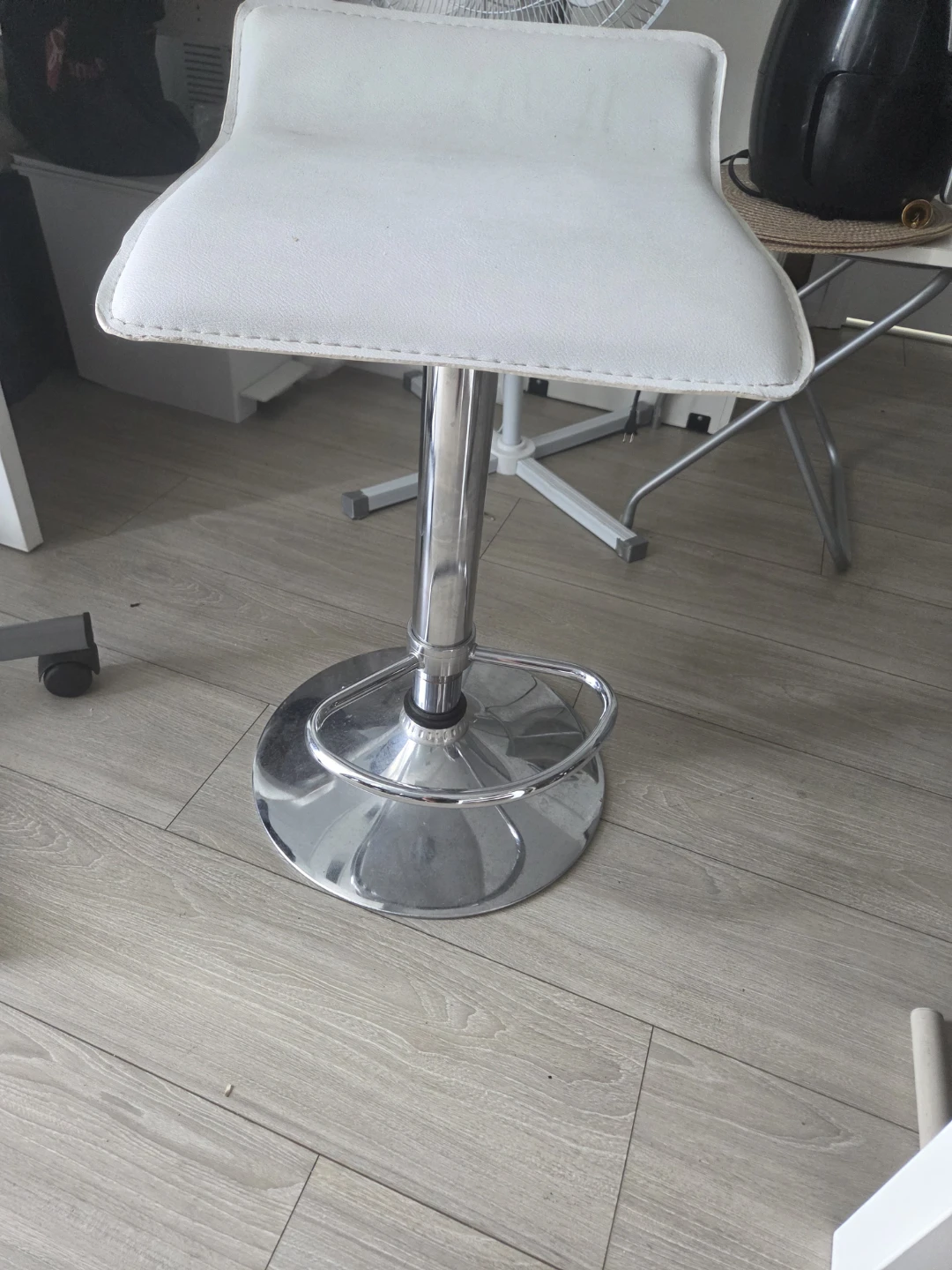 White Bar Stool fix