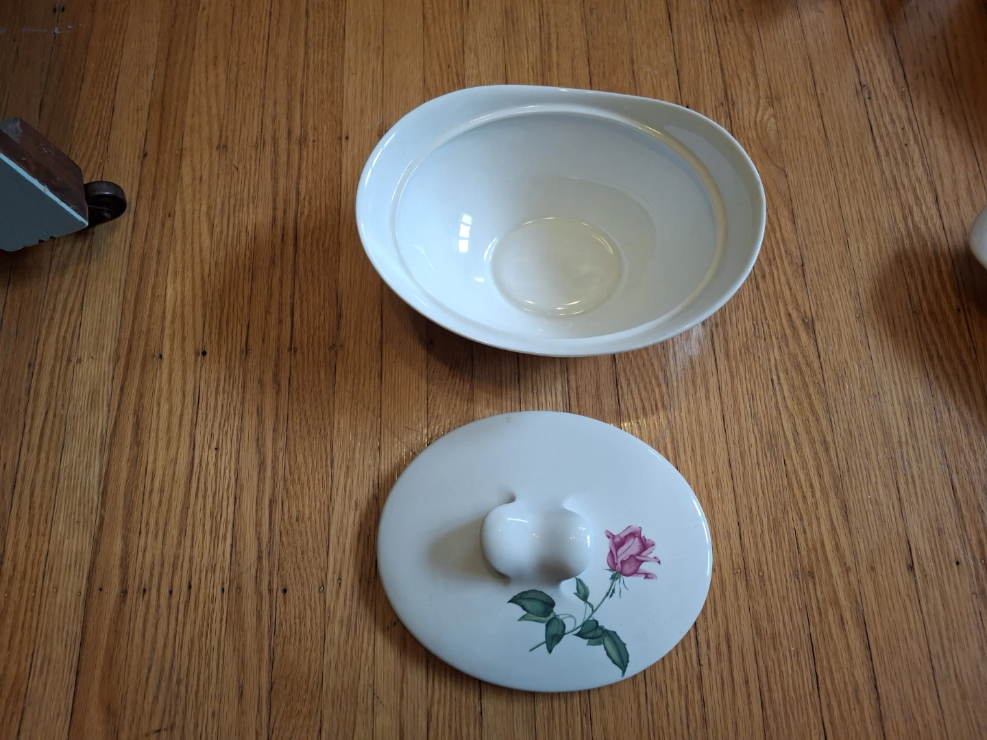 Mid-Century Queen's Rose Ceramic Dinnerware Set by Modern Craft - photo 2