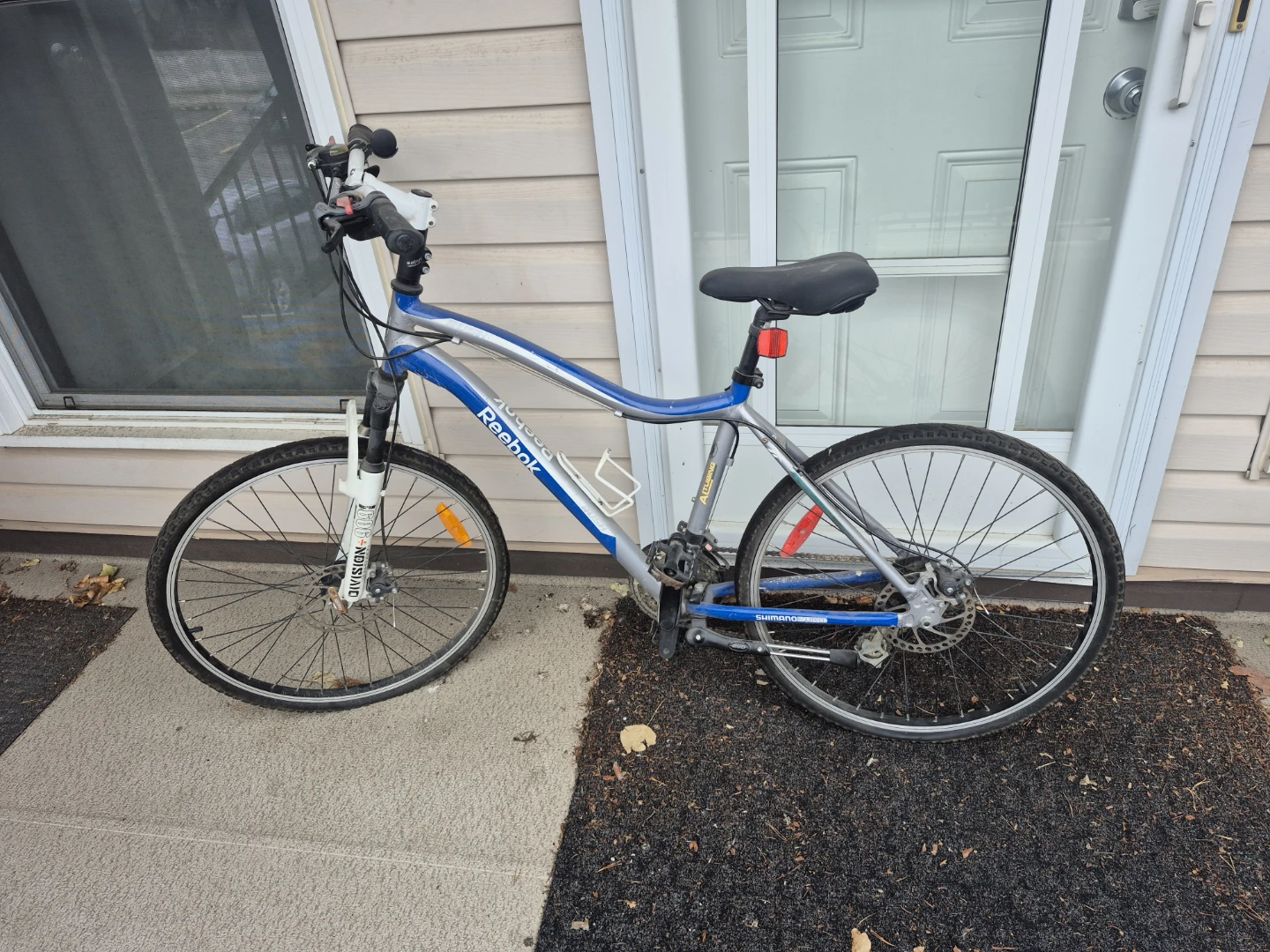 Reebok Onroad/offroad bicycle $30 OBO - photo 2