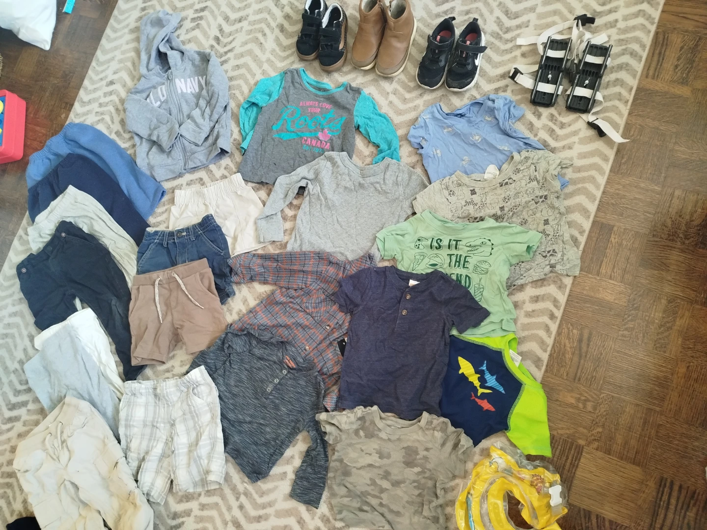 1-3 years clothes / shoes / bob skates