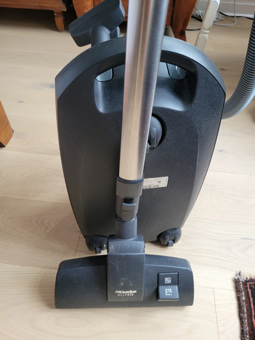 Miele Classic C1 Pure Suction PowerLine Vacuum Cleaner - photo 4