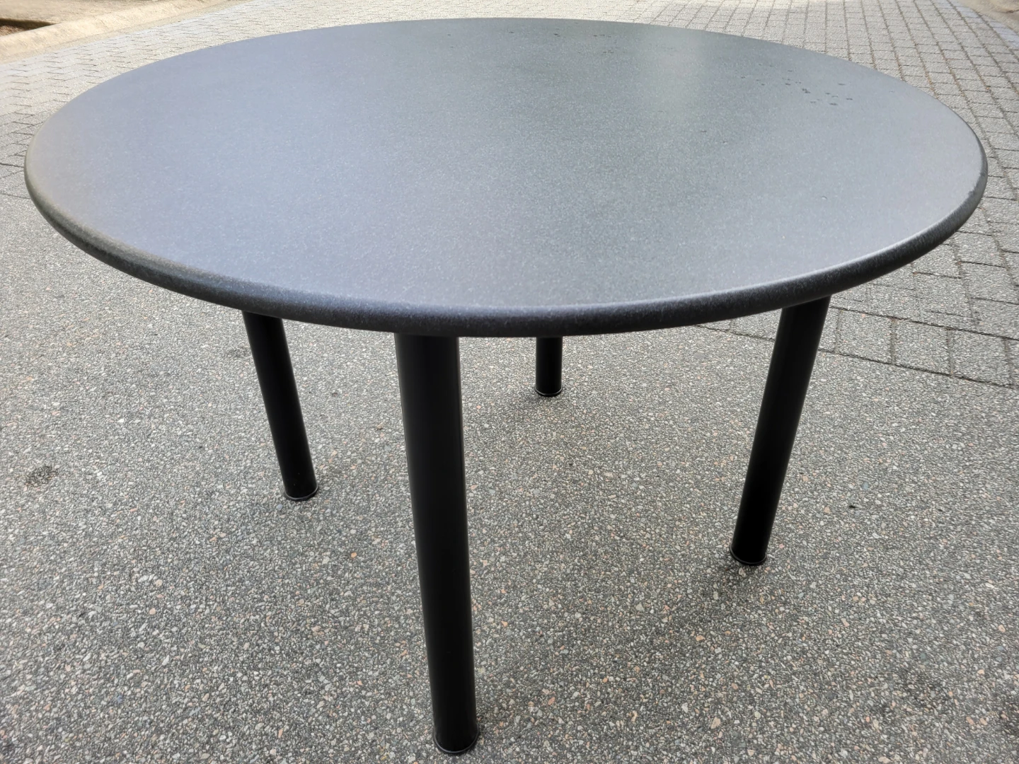 Very Nice Round Dining Table - Black - photo 2