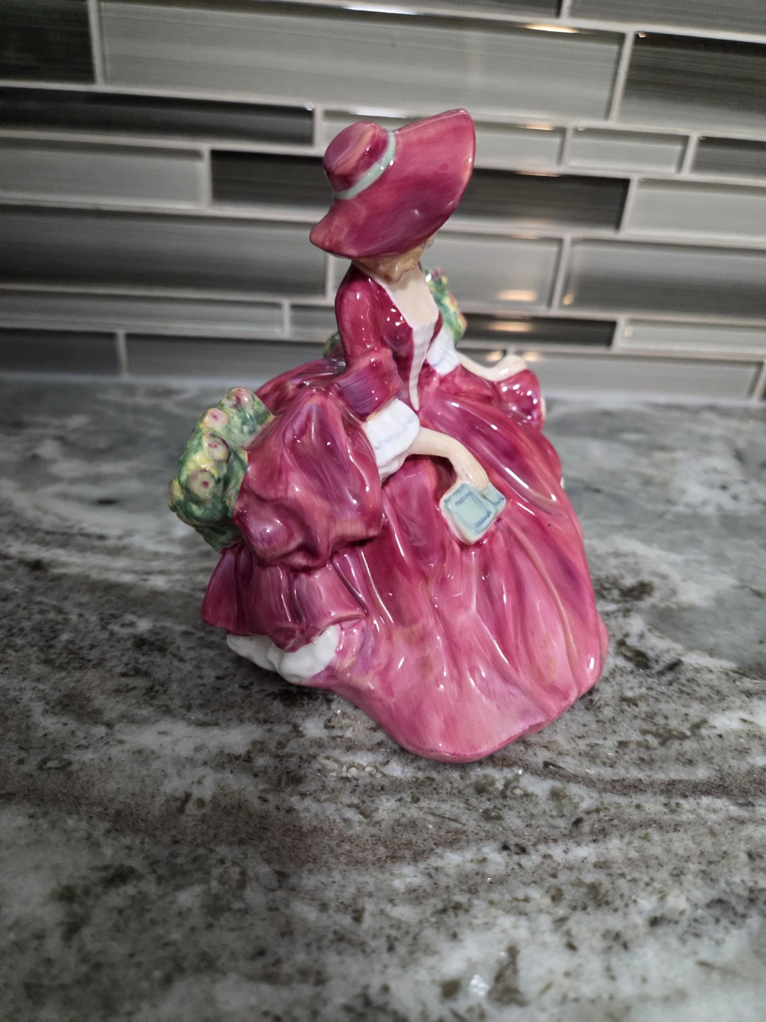 Royal Doulton Lydia HN 1908 Figurine - photo 2