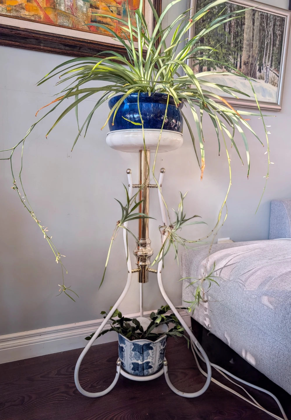Gorgeous Vintage Mid-Century White & Gold Pedestal Plant Stand - photo 2