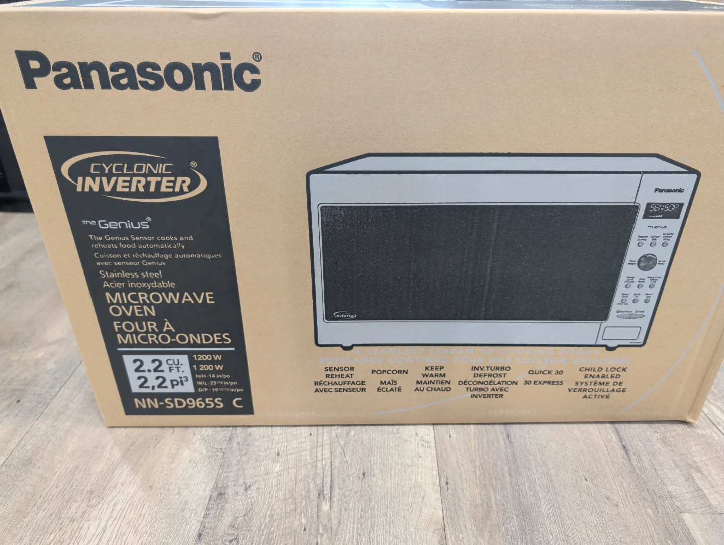 Panasonic The Genius 2.2 cu. ft. Microwave Oven NN-SD965S C