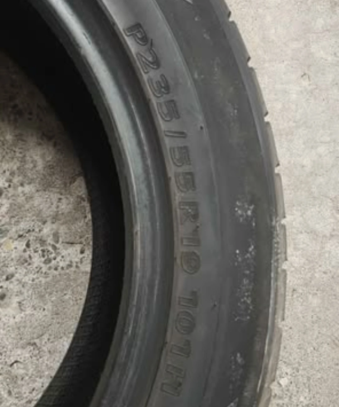 Kumho All-Season Tires P235/55R19