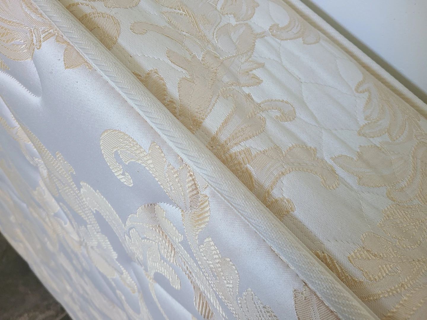 Twin size mattress - photo 2