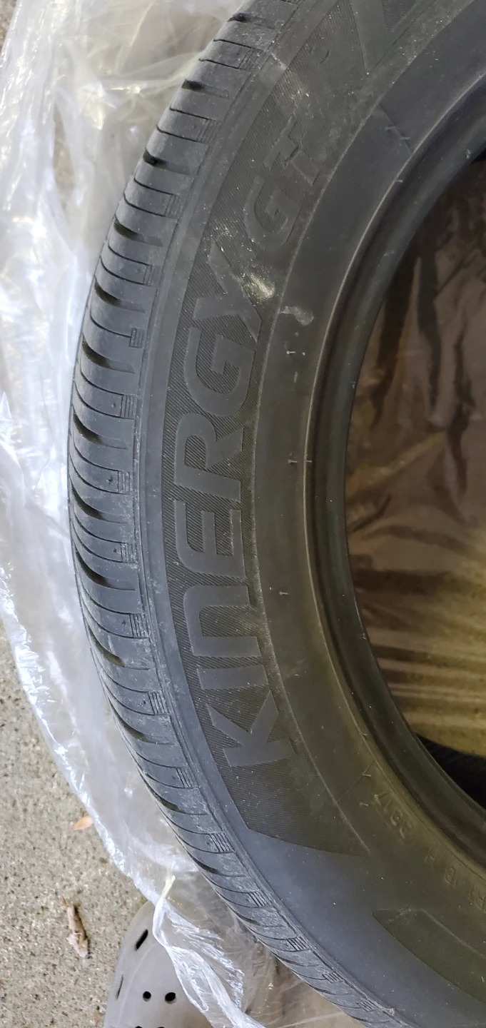Hankook Kinergy GT 215/55R16 Tire - photo 4