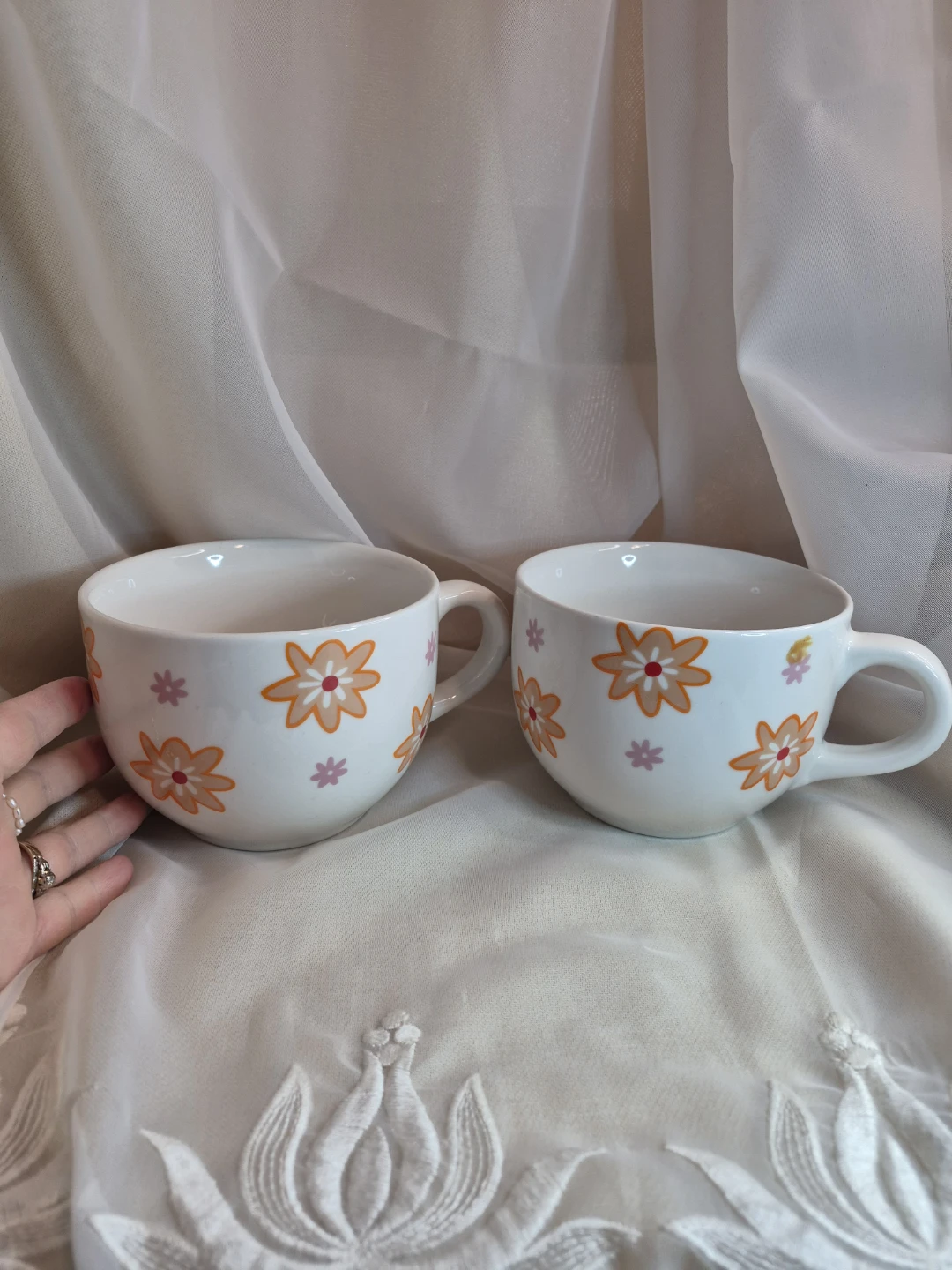 Pair of Large Soup etc. Ceramic Bowls - photo 4