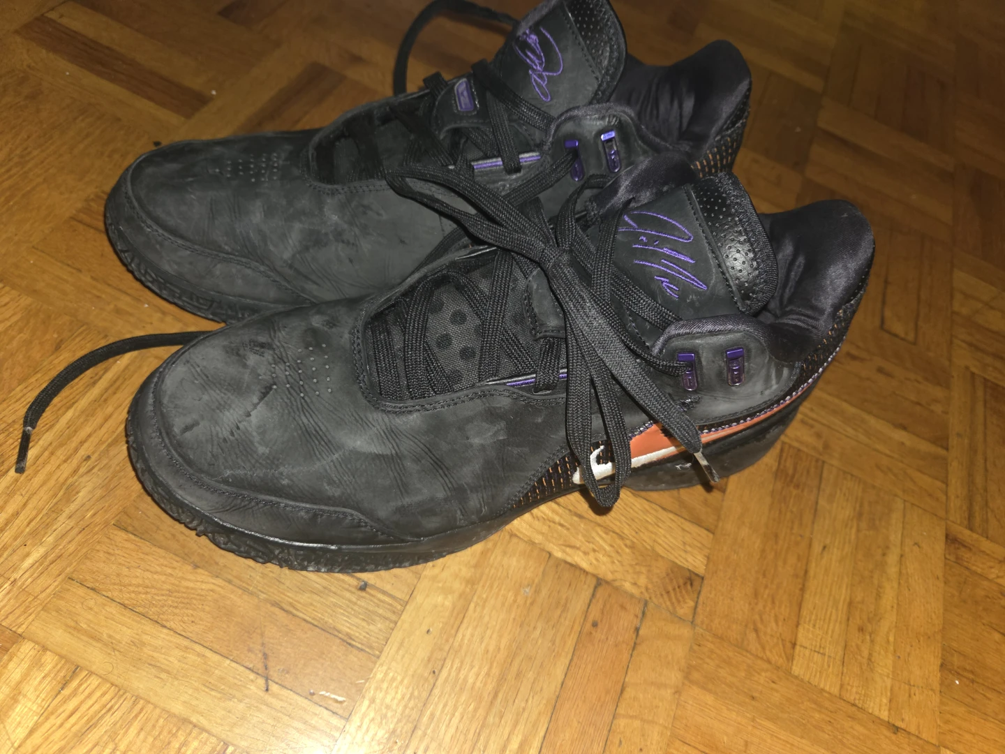 Nike Basketball Shoes - photo 2