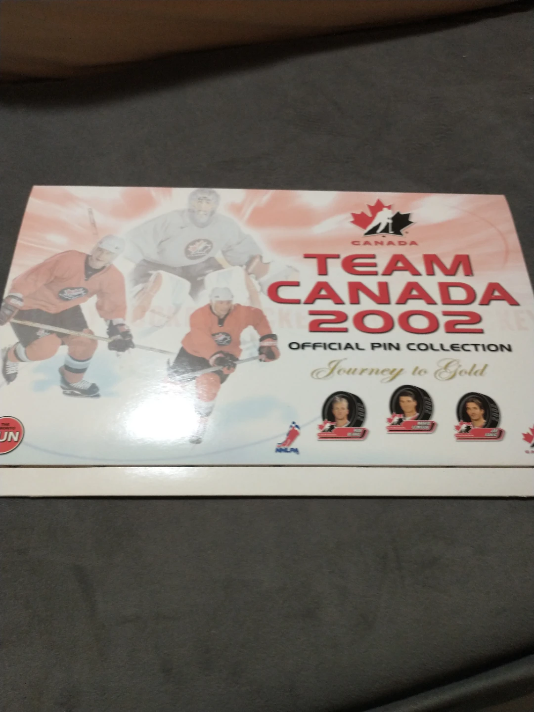 Team Canada 2002 Official Pin Collection Folder
