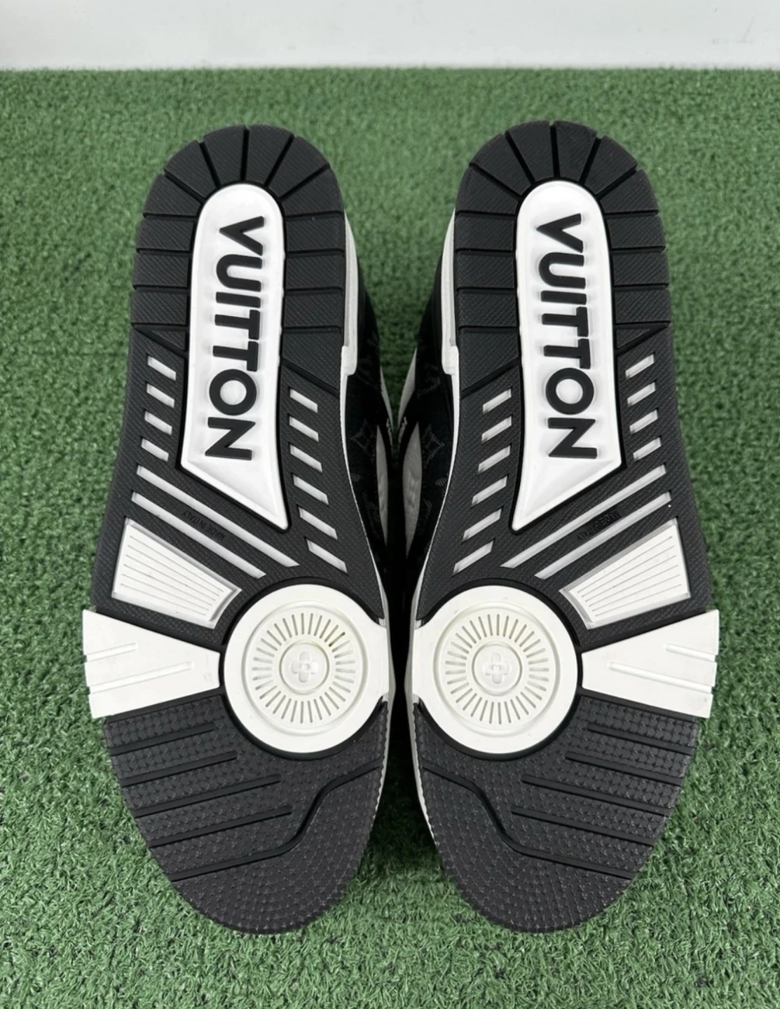 Louis Vuitton LV Trainer Sneakers Black and White - photo 3