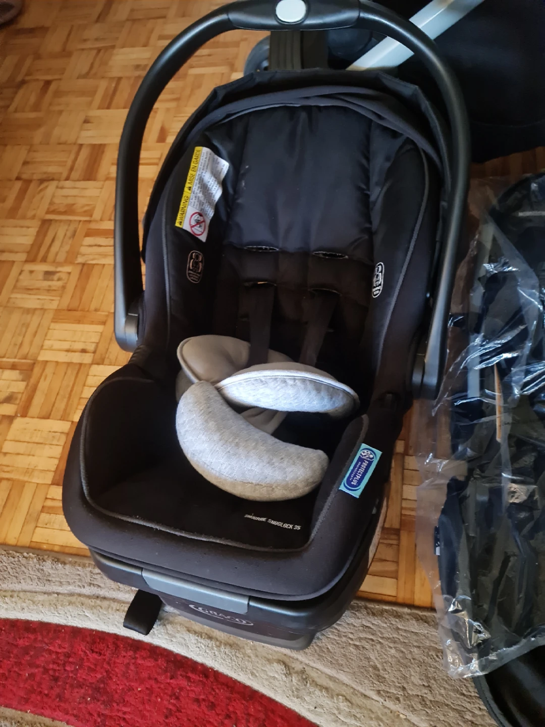 Graco SnugRide SnugLock 35 Infant Car Seat and Stroller - photo 3