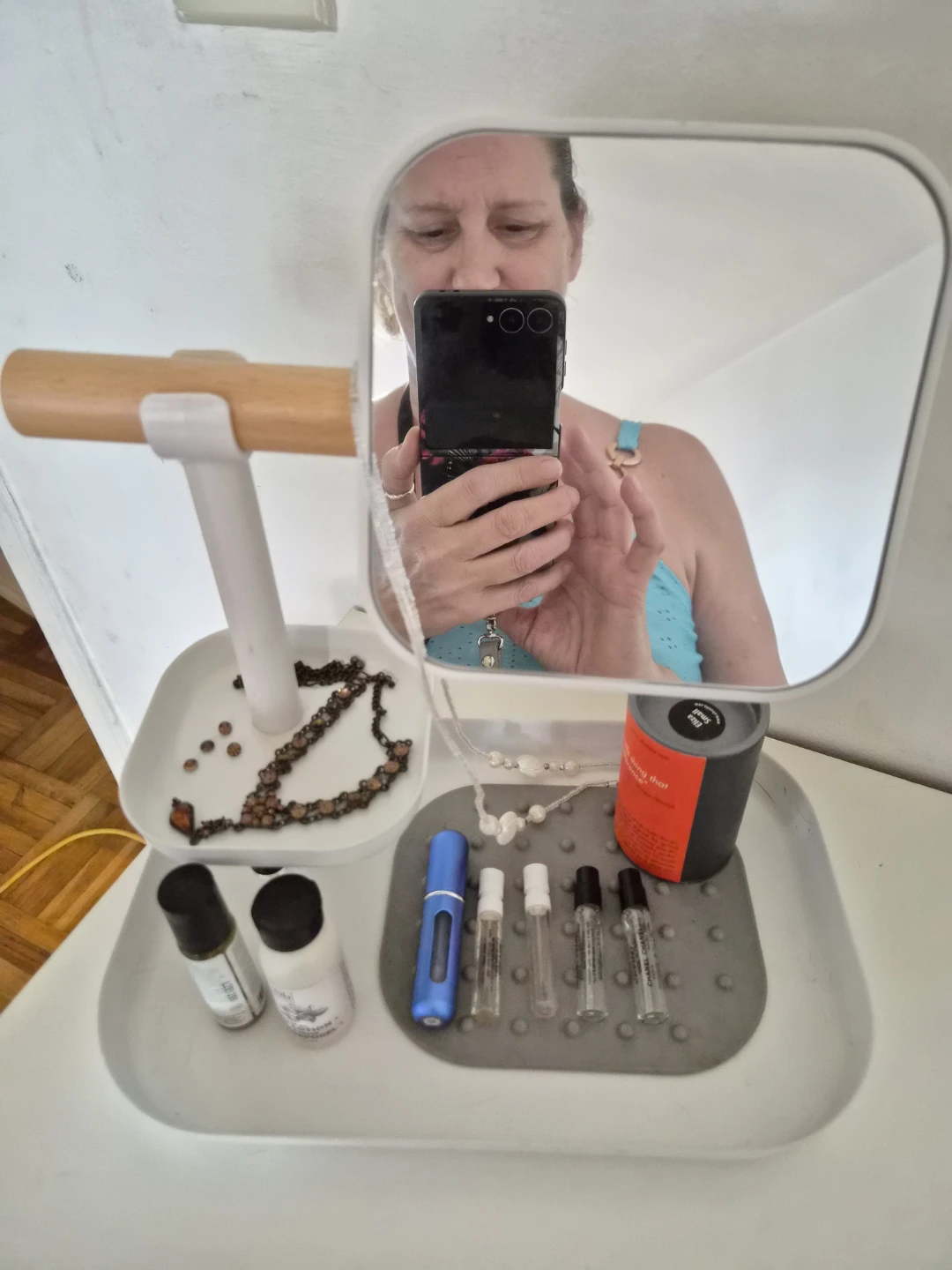 🏈 Umbra Vanity Mirror and Accessory Tray - photo 4