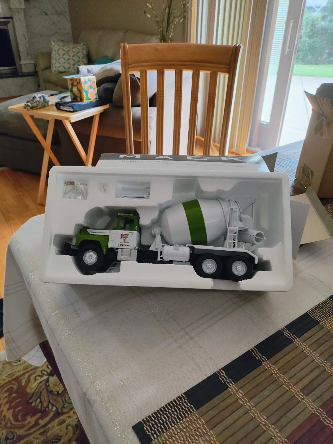Mack R-Model Mixer Die-Cast Replica – First Gear - photo 3