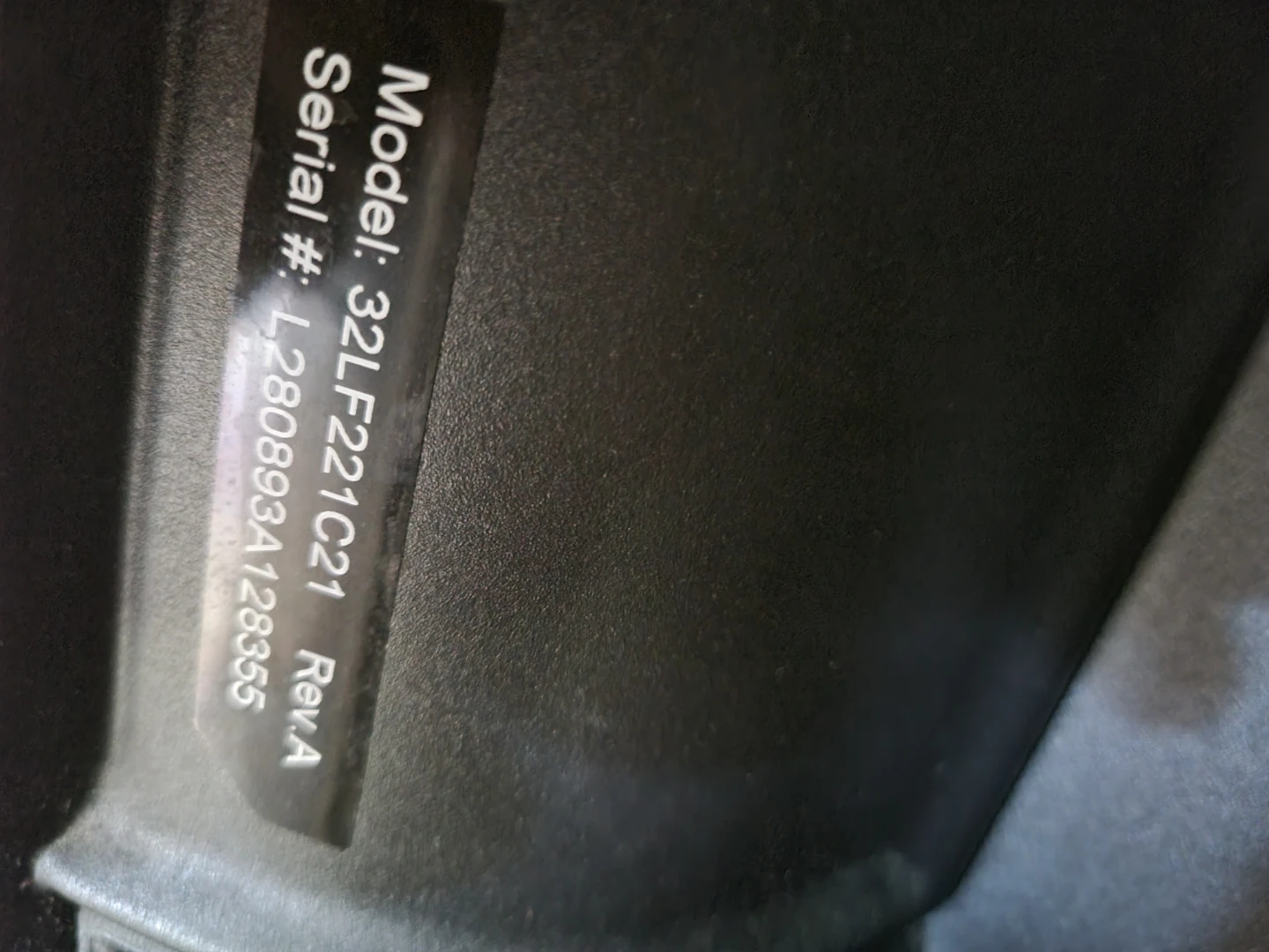 Toshiba 32-inch LED TV Model 32LF221C21 - photo 3