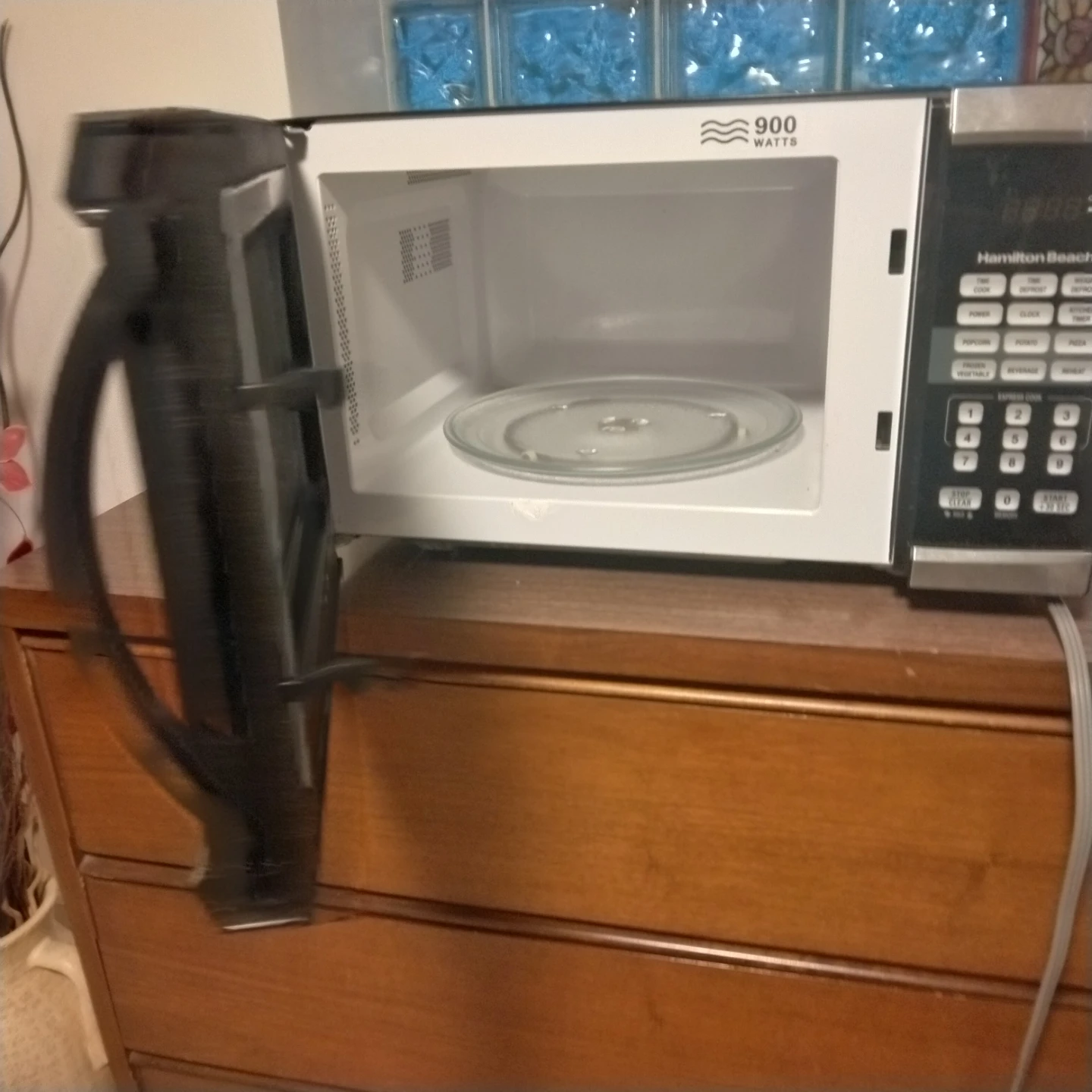 Microwave oven small
