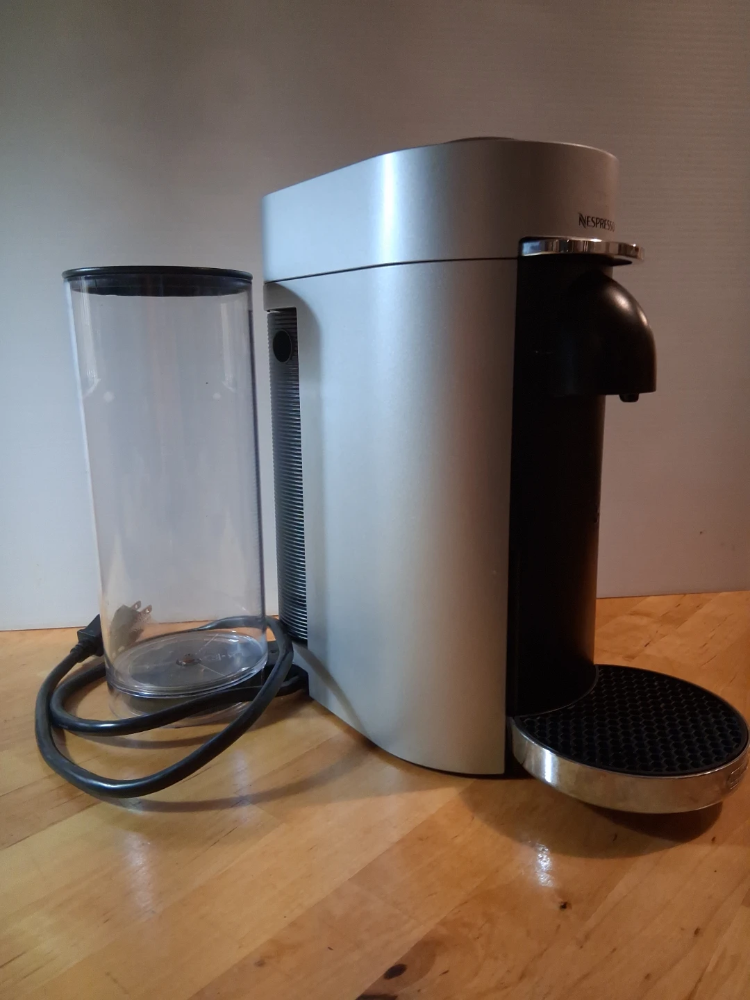 Nespresso Vertuo coffee machine - photo 2