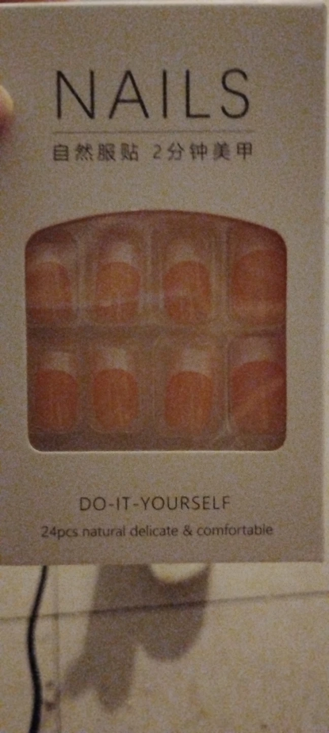 Press on nails