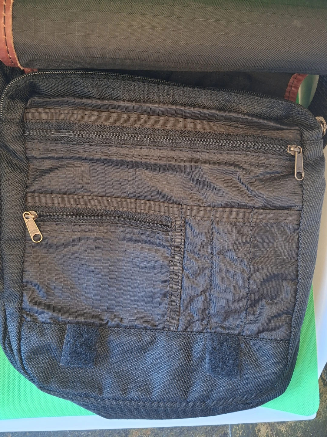 Vintage Eagle Creek Black Canvas Leather Messenger Travel Bag - photo 2