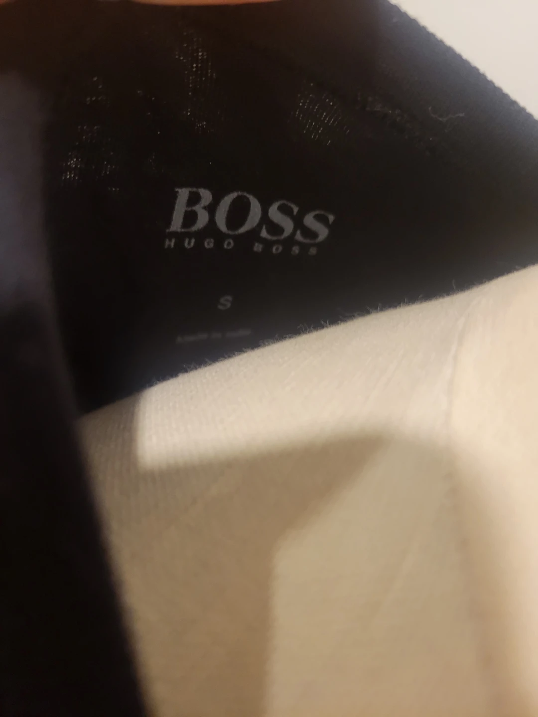 Small Hugo Boss black v-neck t-shirt - photo 4