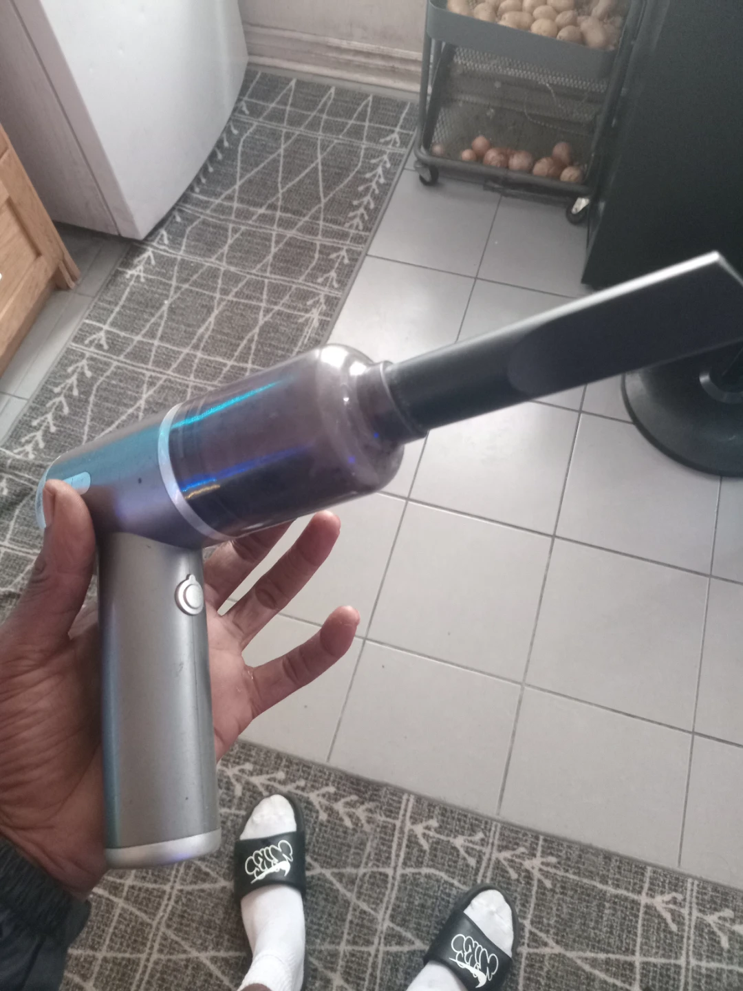 Wireless car vacuum