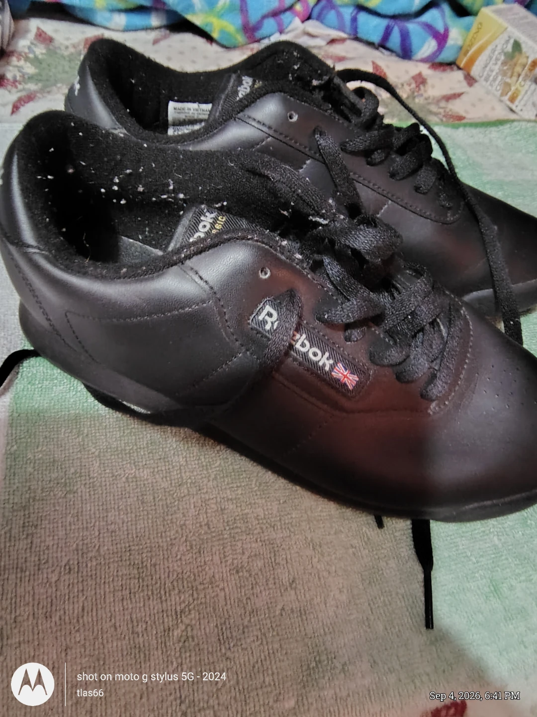 Reebok Classic Black Sneakers Size 8 Wide - photo 3