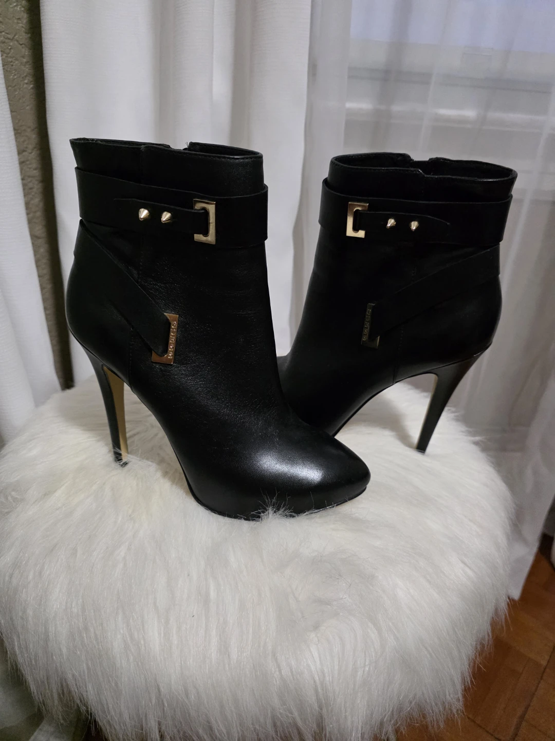 Guess Black Leather Heeled Ankle Boots
