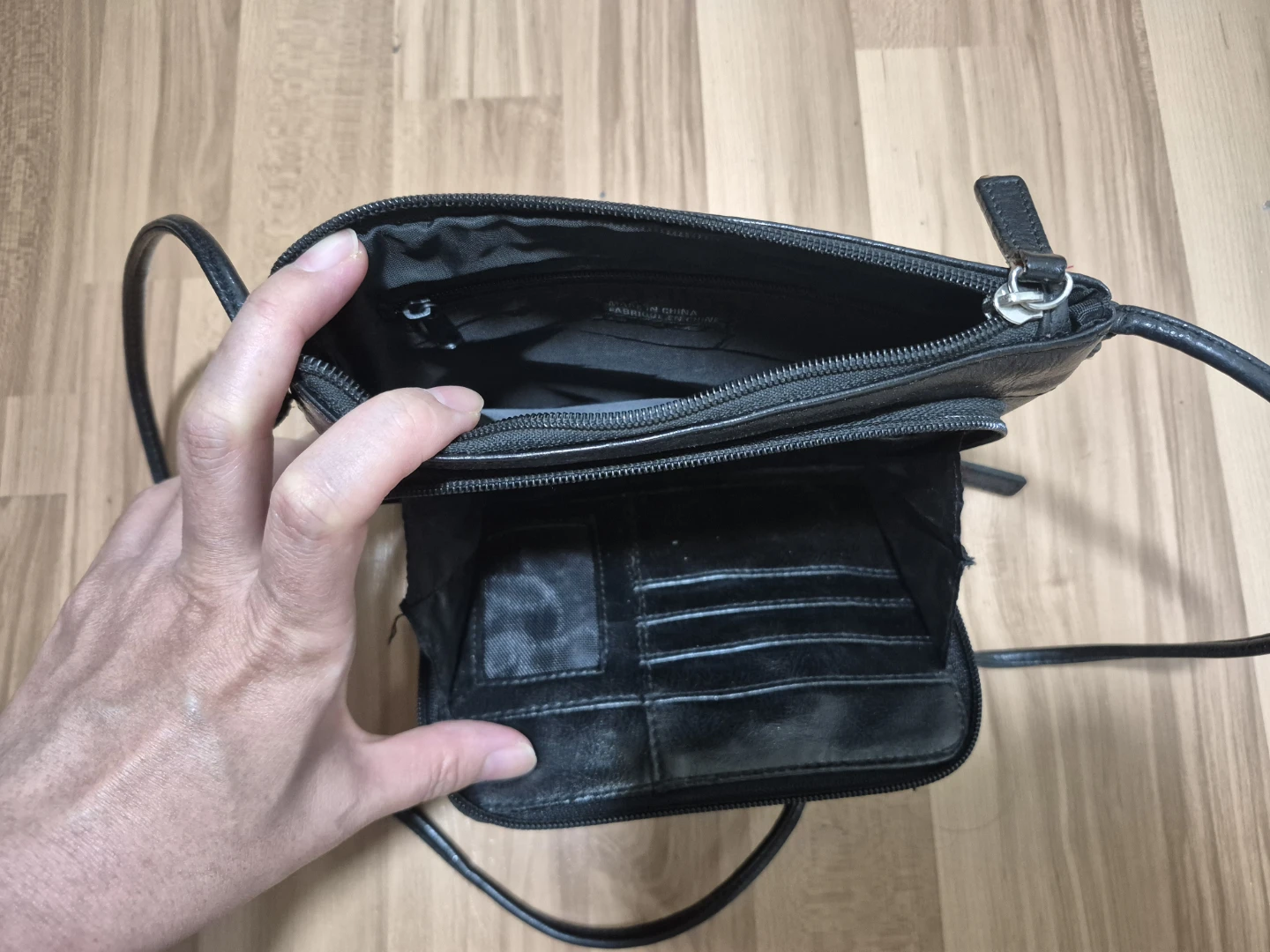 Dolce Vita black leather crossbody bag - photo 3