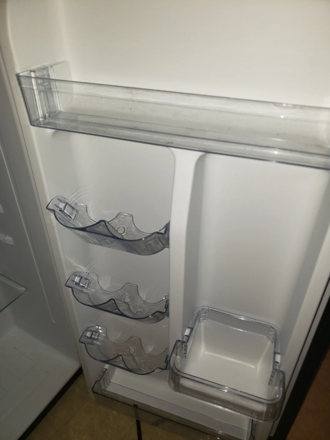 Hamilton Beach Compact Refrigerator - photo 3