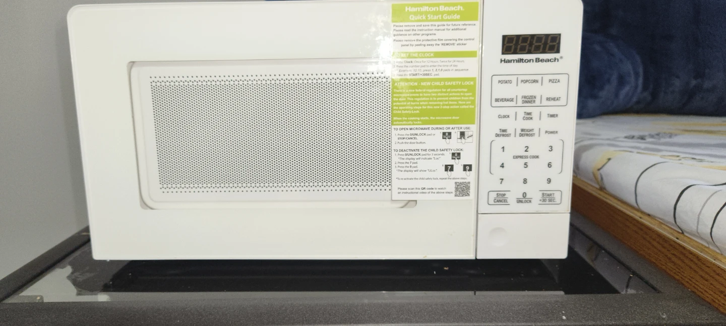 Hamilton Beach Microwave - photo 2