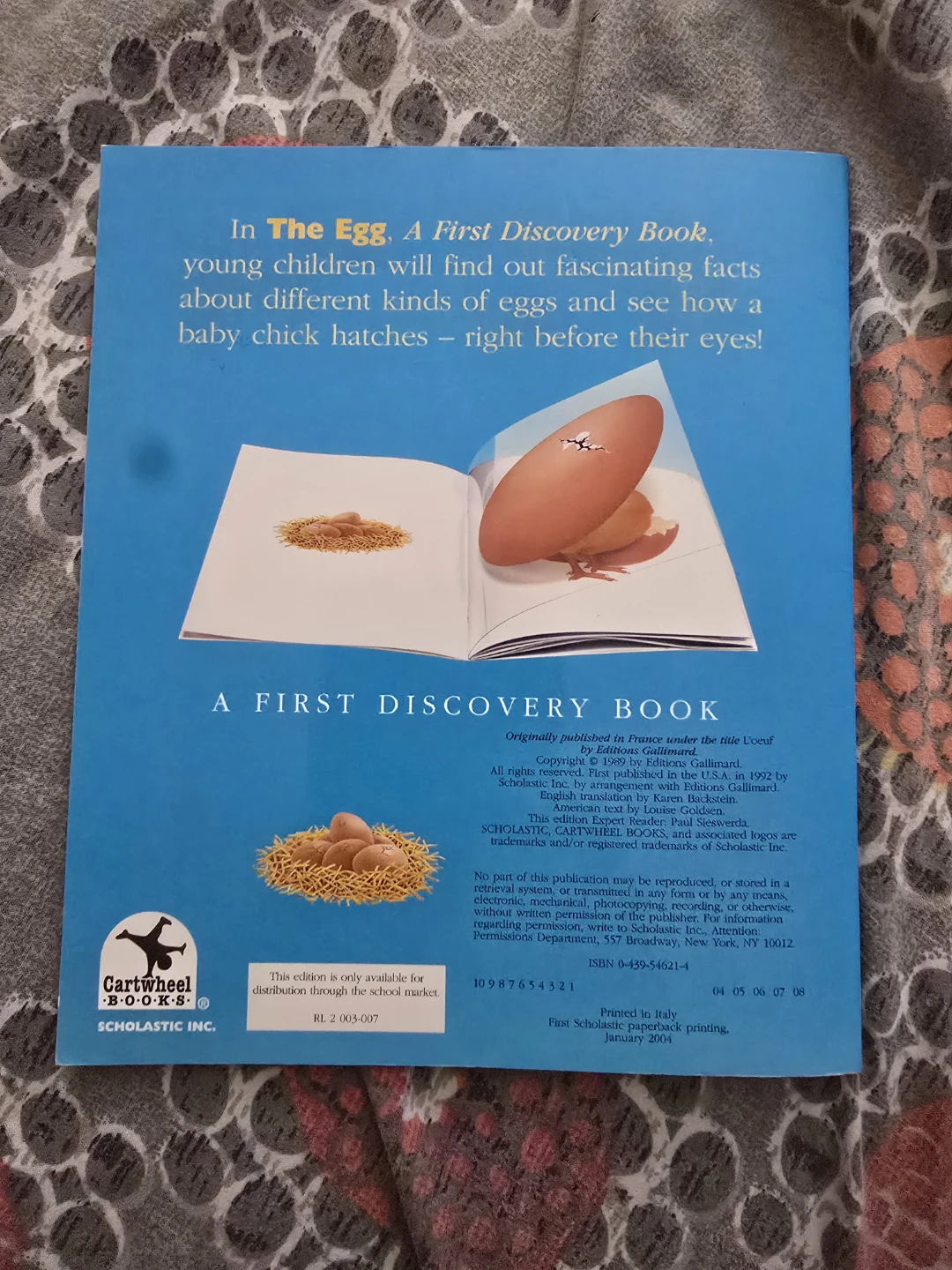 🏈 The Egg: A First Discovery Book by Scholastic - photo 2