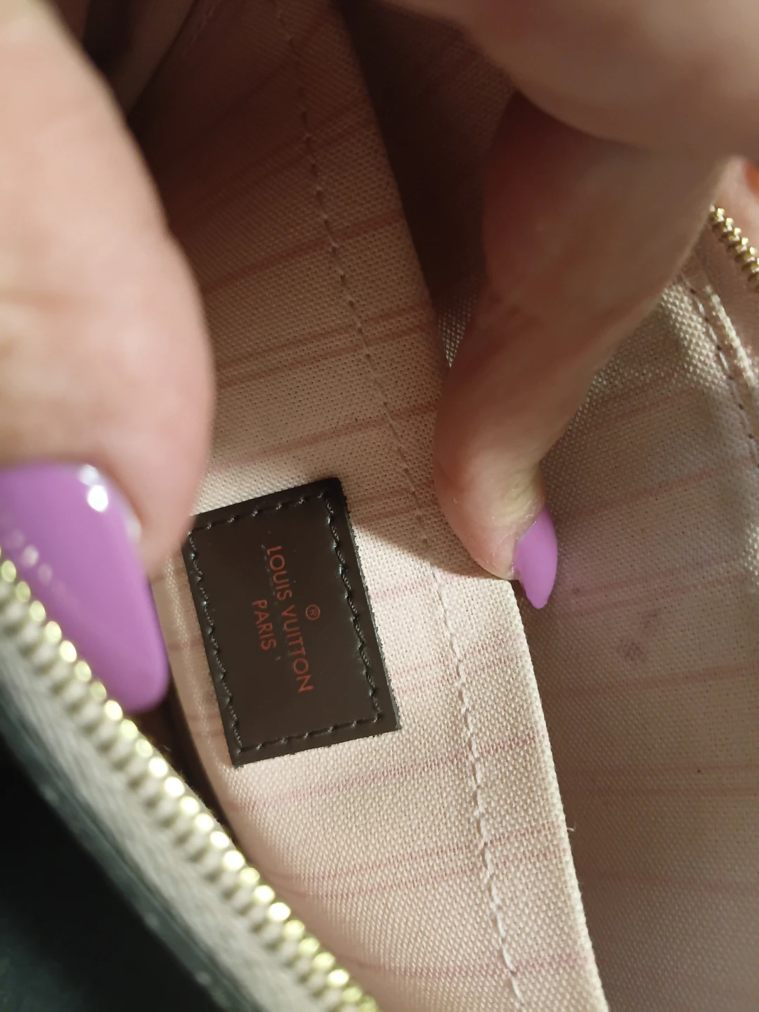 Louis Vuitton Damier Ebene Pouch - photo 4
