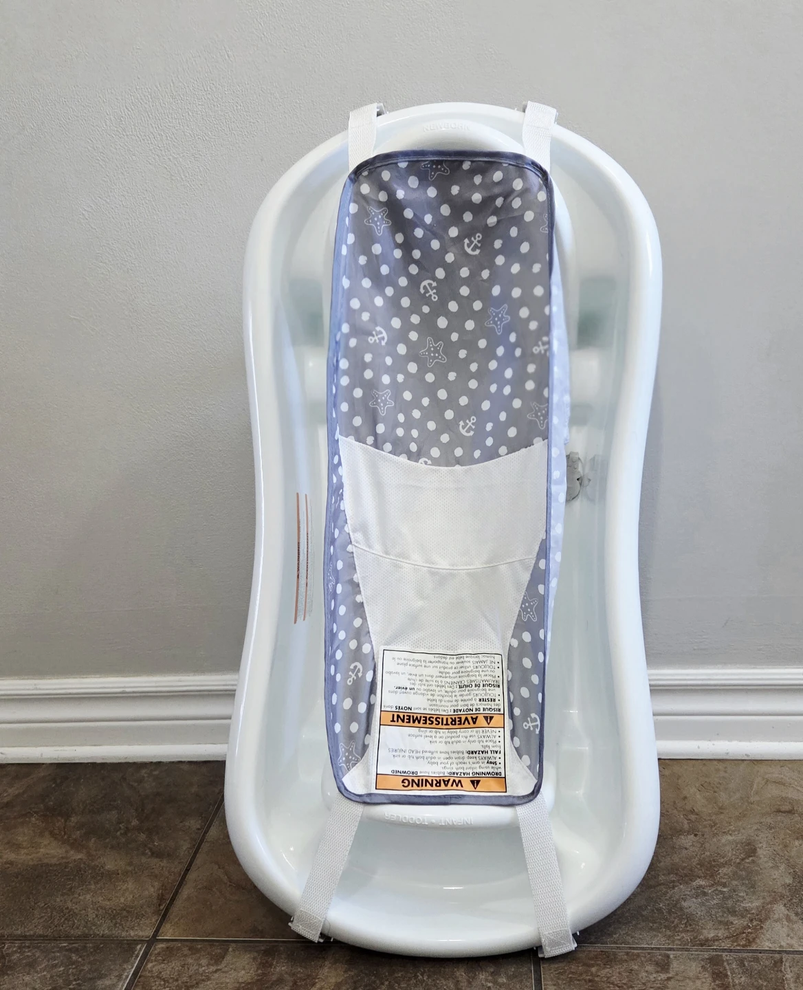 Tomy Sure Comfort Deluxe Baby Tub